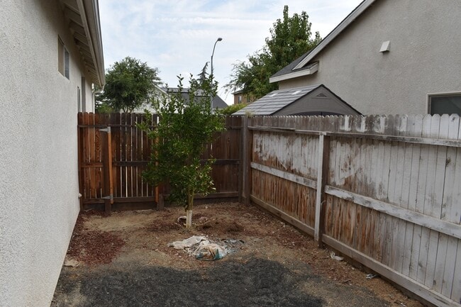 Building Photo - 3751 De Soto Way