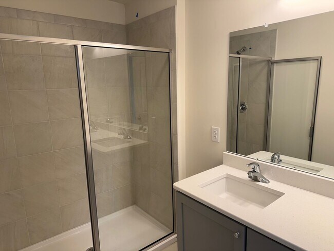 Building Photo - New Harleysville 3 Bedroom End unit Townho...