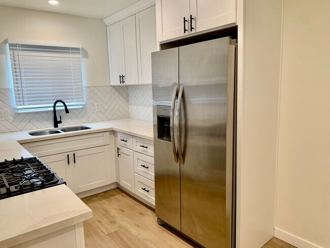 Interior Photo - Maple Dr Apartments
