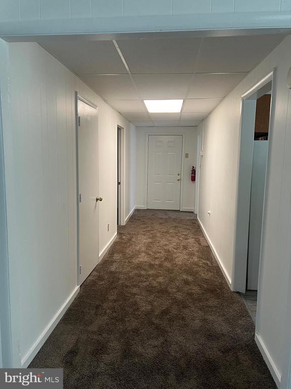 Building Photo - 103 Thompson Ln