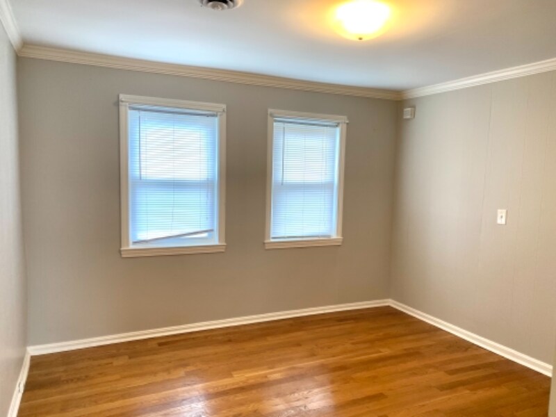 Building Photo - 339 Village St