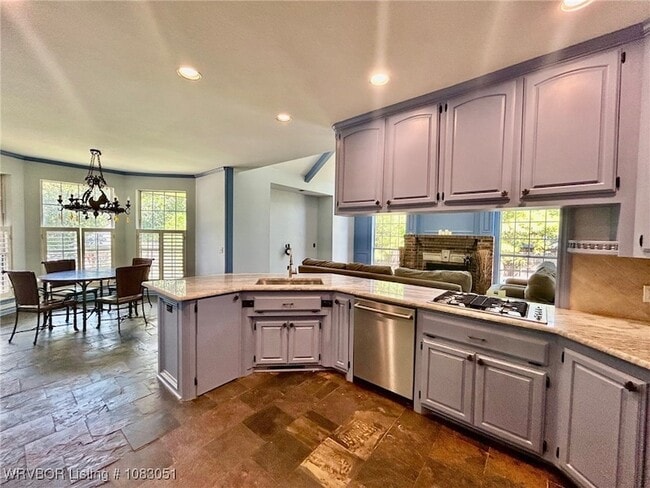 Building Photo - 1801 Oak Forest Dr