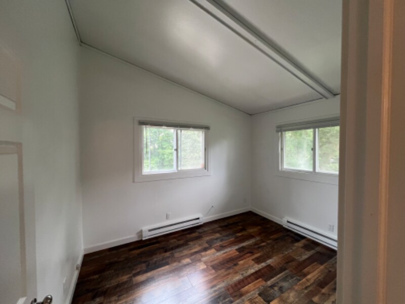 Building Photo - 124 Cherry Ave