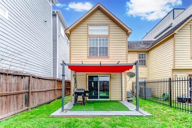 Building Photo - 3308 Bastrop St