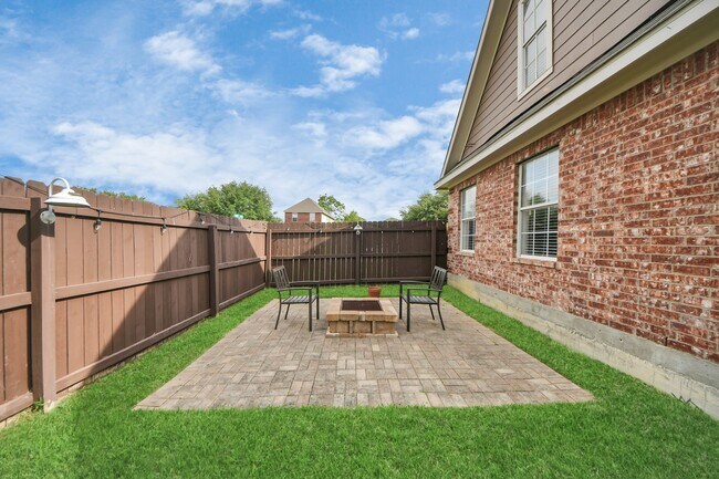 Building Photo - 1603 Dove Run
