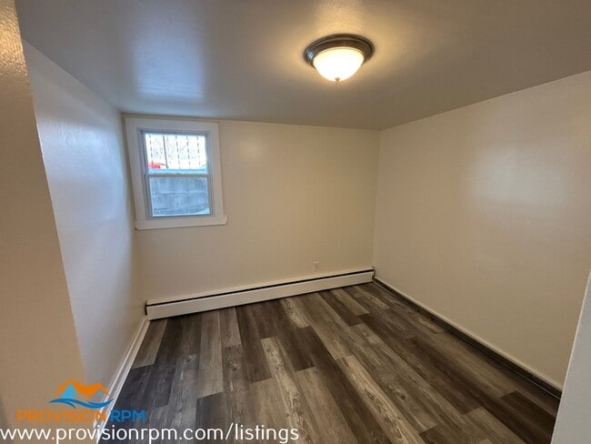 Building Photo - 1000 Linda Lee Dr