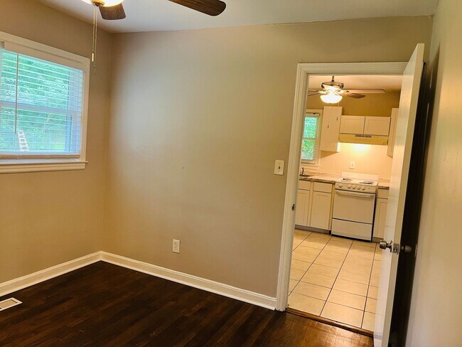 Building Photo - 4531 Wesley Dr