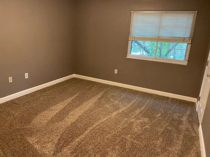 Building Photo - 6729 Meadow Creek Dr