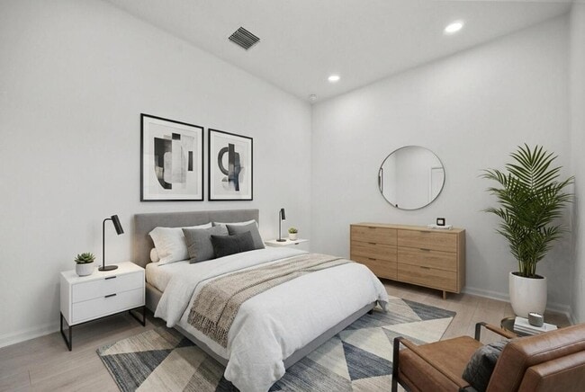 Building Photo - 4520 Longwood Lk Sq