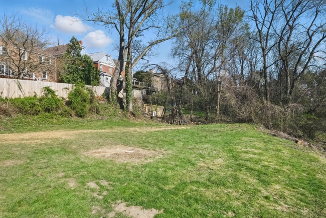 Building Photo - 310 Riverview Ave