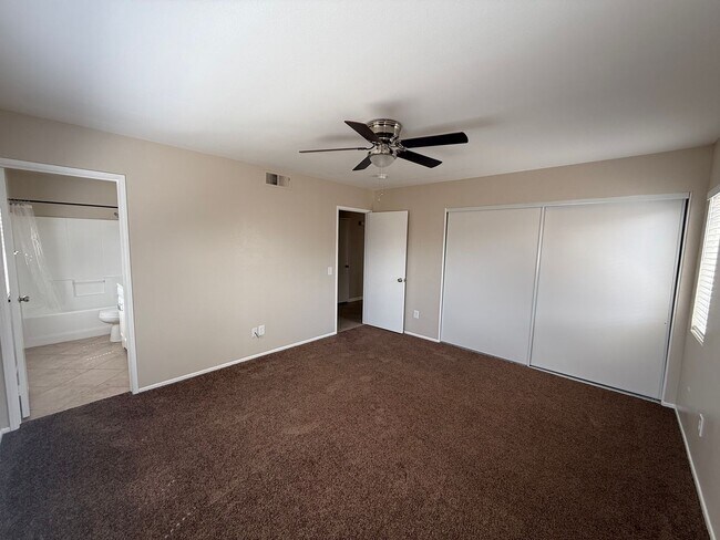 Building Photo - Remodeled Three Bedroom Two Bath in Hemet!