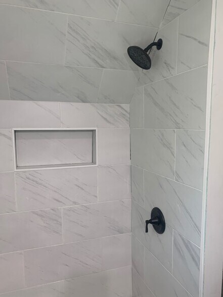 Building Photo - 127 W Troy Ave