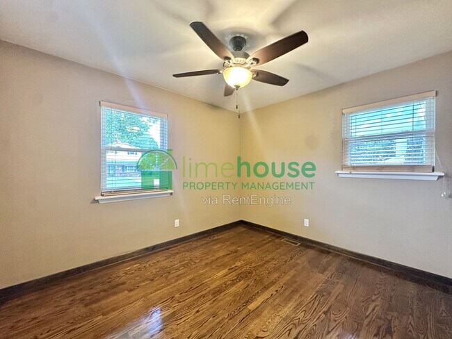 Building Photo - 417 Lynn Shores Dr