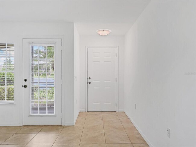 Building Photo - 8933 Manor Loop