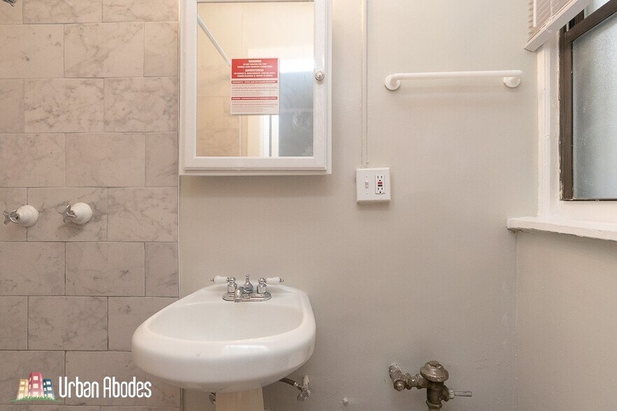 Building Photo - 3836 N Fremont St