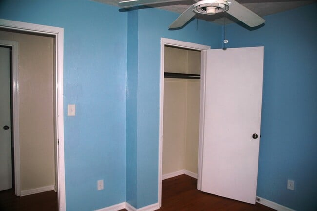 Building Photo - Charming 3 bedroom house for rent August 6, 2026, w/ a garage and privacy fenced back yard for $1...