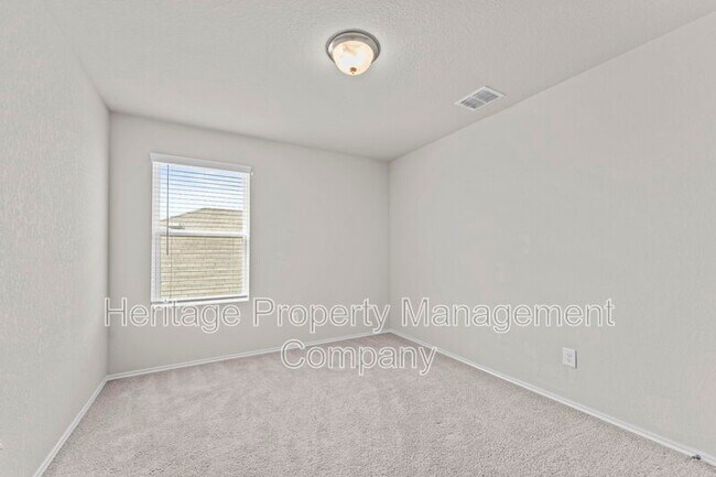 Building Photo - 7115 Mesa Cliffs