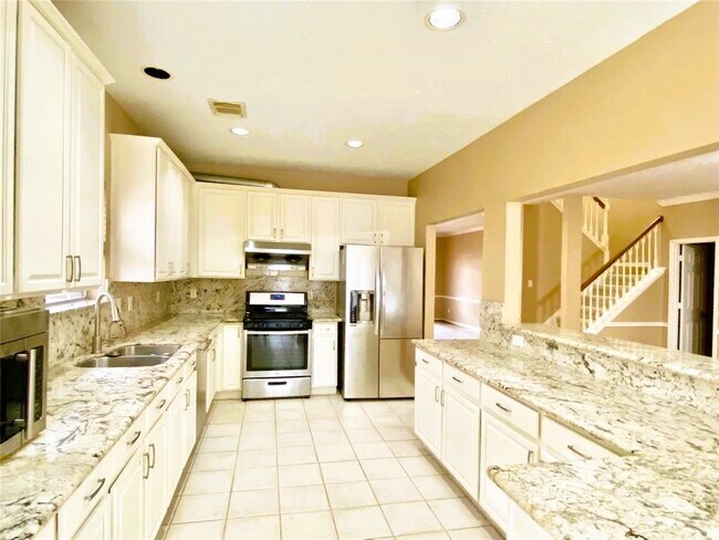 Building Photo - 21523 Santa Clara Dr