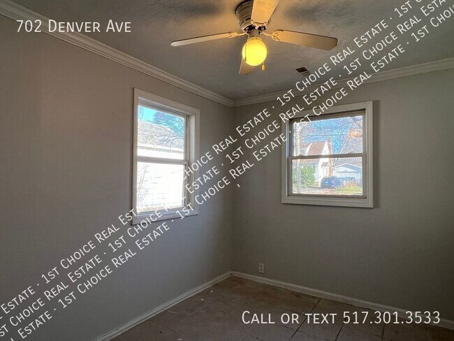 Building Photo - 3-BDR 1-BTH House with New Kitchen & New C...