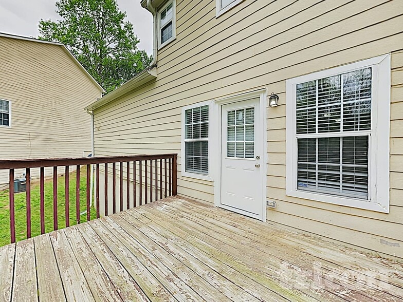 Building Photo - 7116 Hillcrest Chase Dr SW