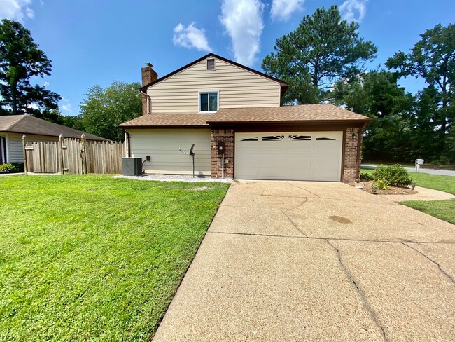 Building Photo - Welcome to this charming home in Virginia ...