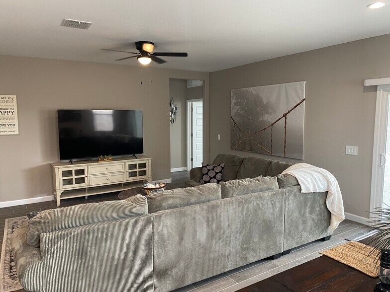 Building Photo - 24085 W Ripple Rd