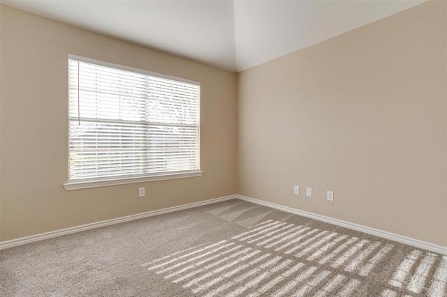 Building Photo - 9508 Fox Hill Dr