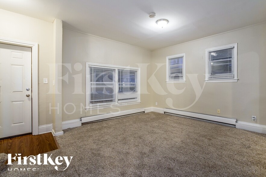 Building Photo - 709 Porter St