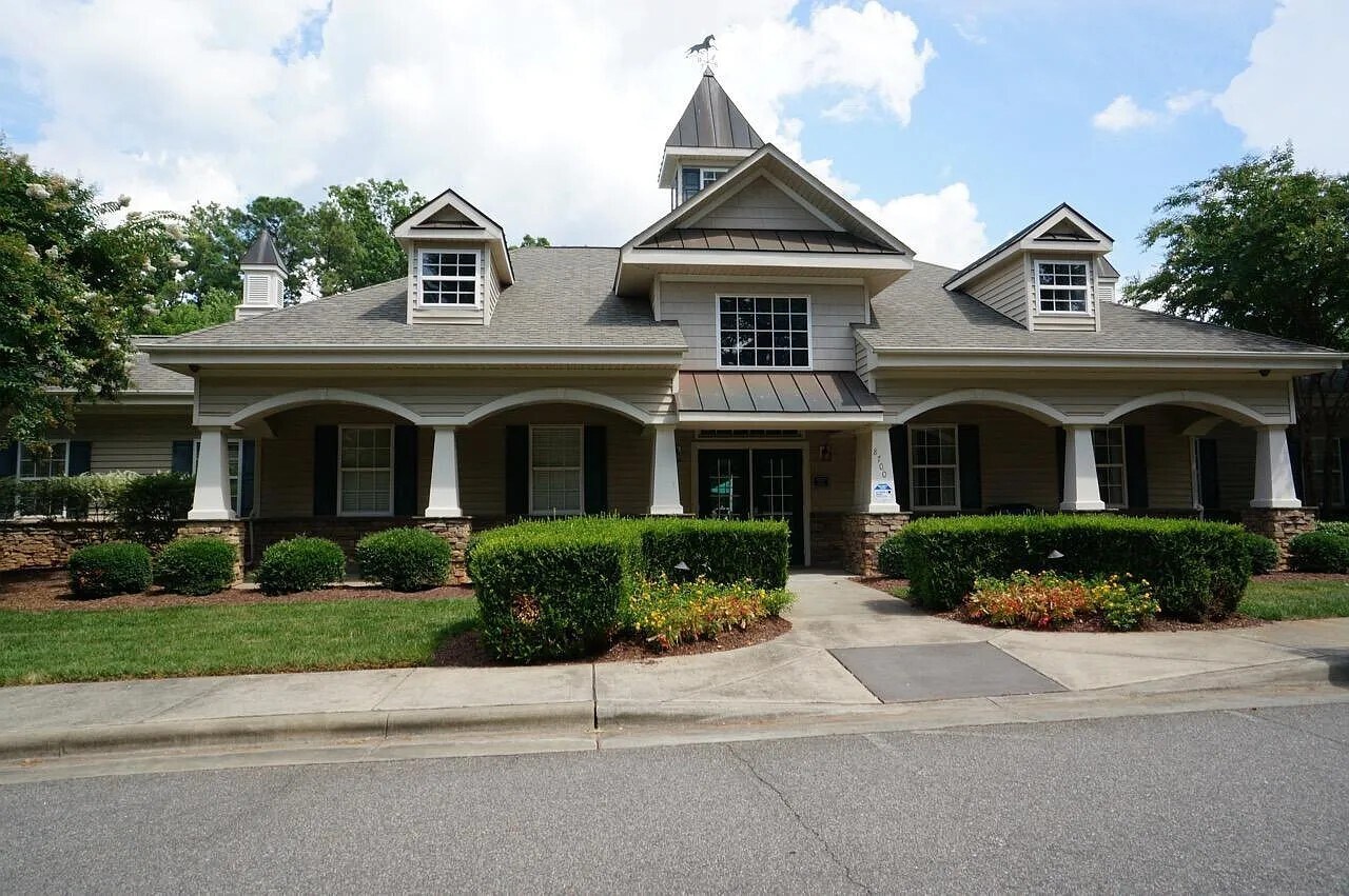 Building Photo - 8456 Central Dr