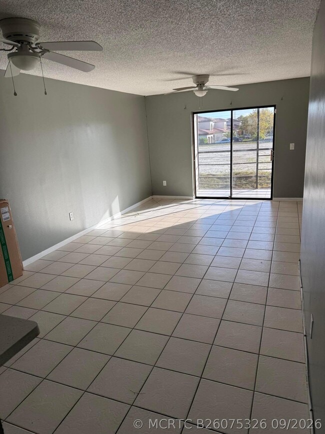 Building Photo - 20735 NE 8th Ct