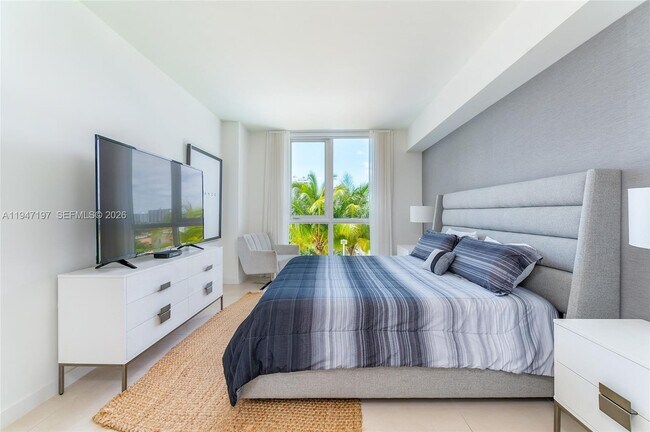 Building Photo - 401 N Birch Rd