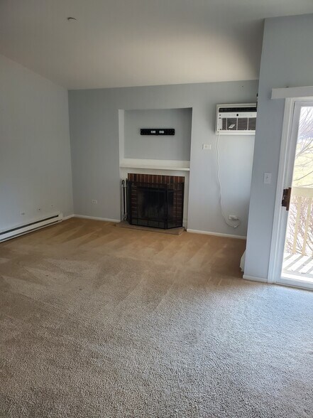 Building Photo - 1373 Cunat Ct
