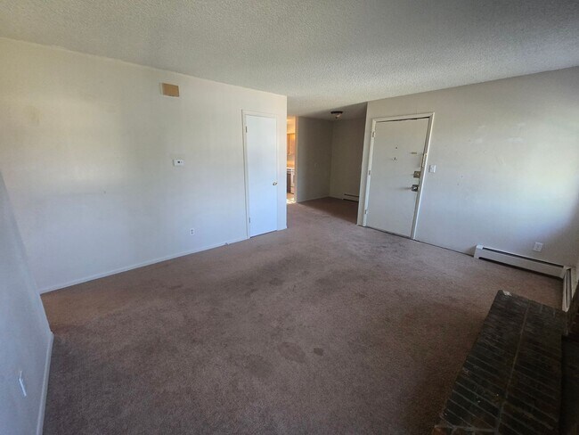 Building Photo - 4740 Scenic Cir