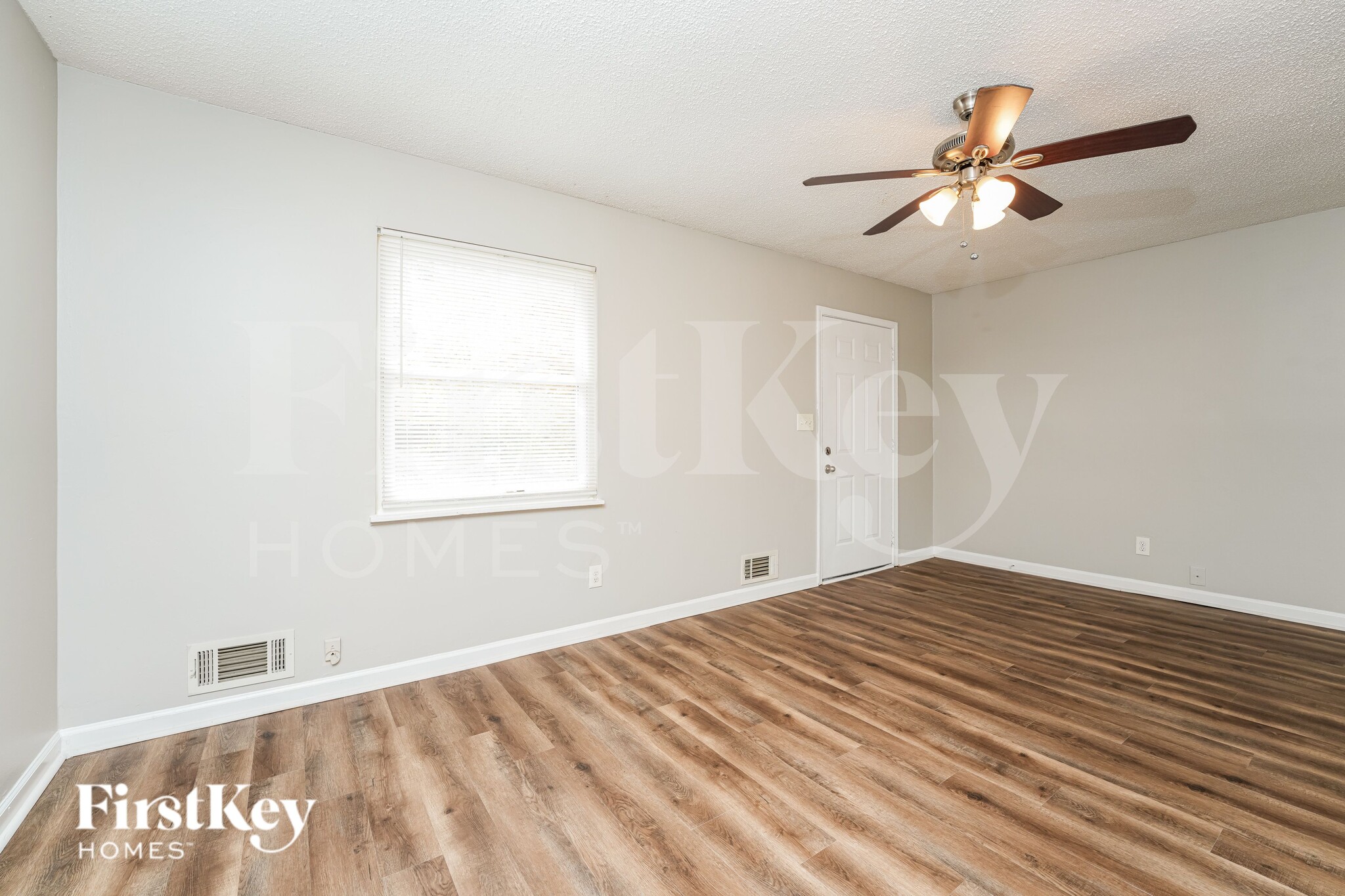 Building Photo - 123 Scarsdale Dr