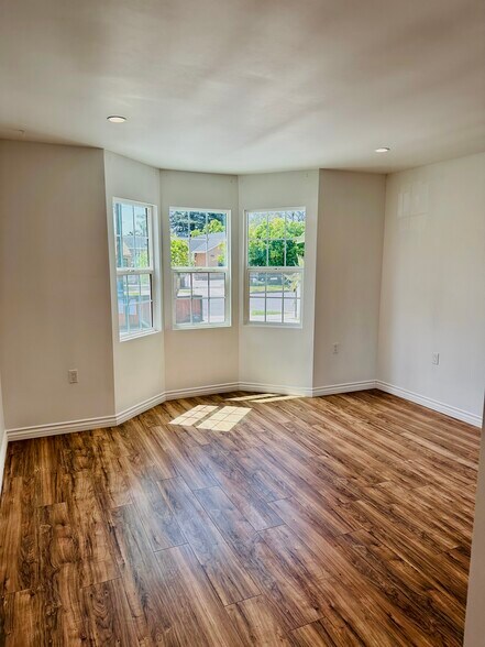 Building Photo - 6712 Cedros Ave