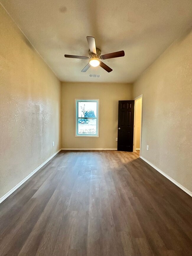 Building Photo - COMING MAY 2026!!! - Fully Remodeled 3-Bedroom Home w/ Bonus Room!!