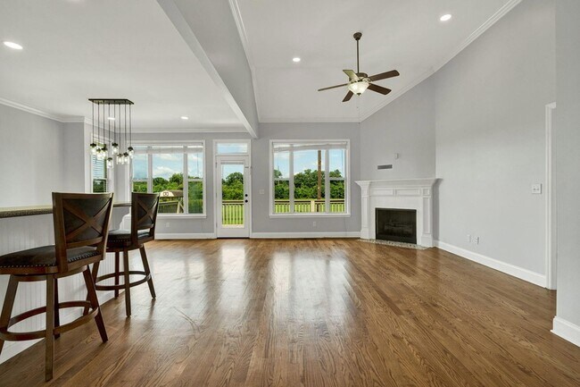 Building Photo - 955 Dodie Dr