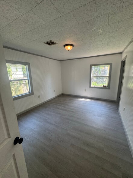Building Photo - 516 Jacobs Ave