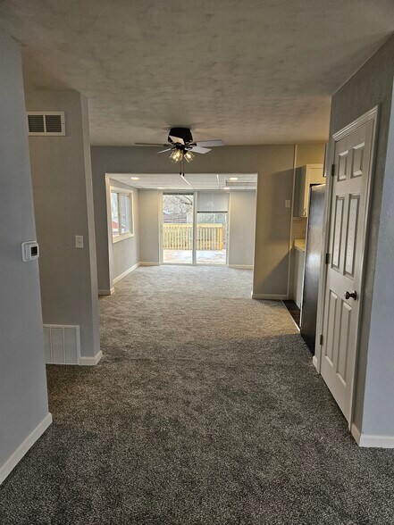 Building Photo - 926 Cimarron Dr