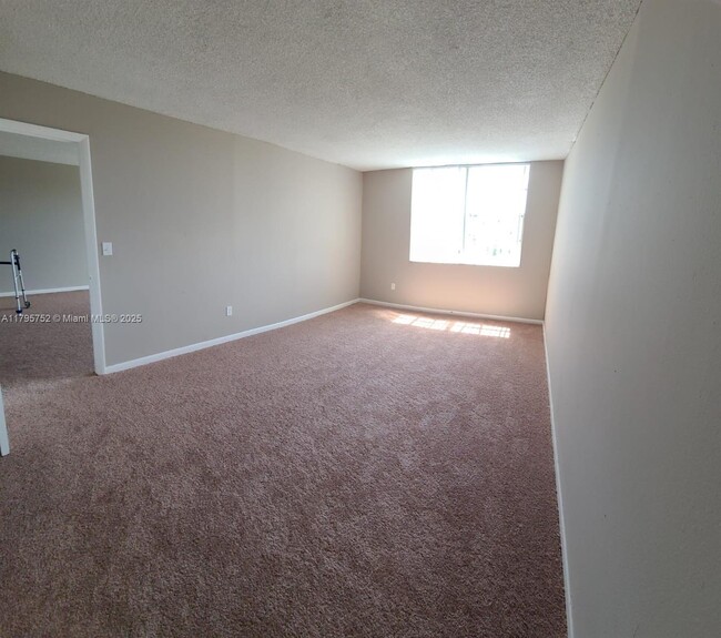 Building Photo - 484 NW 165th St
