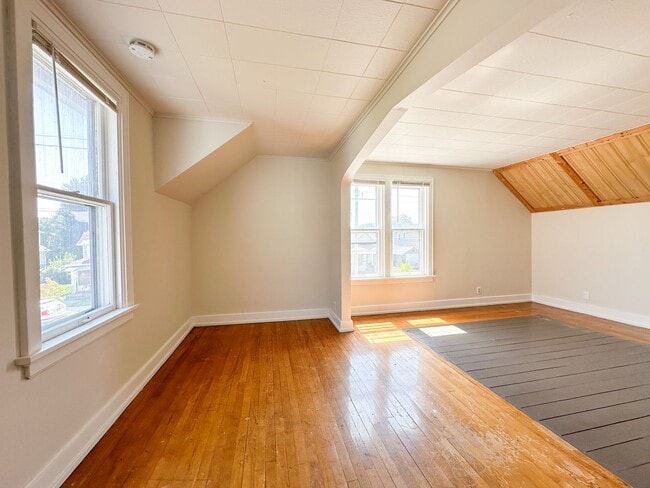 Building Photo - 1514 24th St