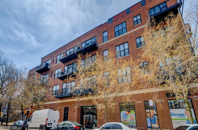 Primary Photo - 2 S Leavitt St
