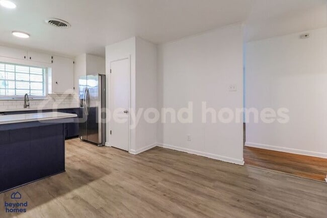 Building Photo - Move-In Ready 3BR Home with Modern Updates & Spacious Yard!