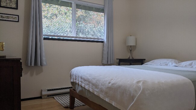 Building Photo - 1524 NE Junior St