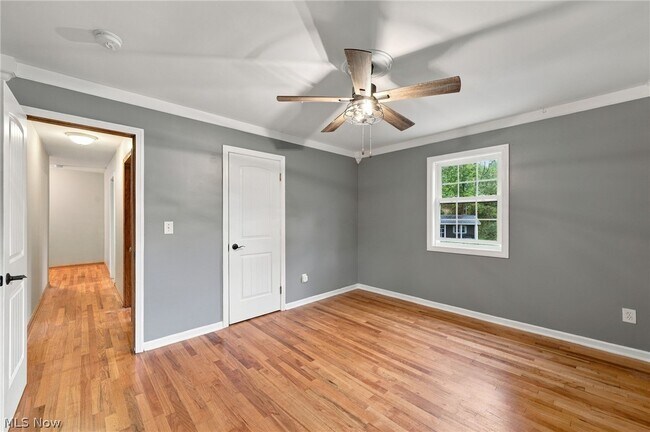 Building Photo - 3527 E Smith Rd