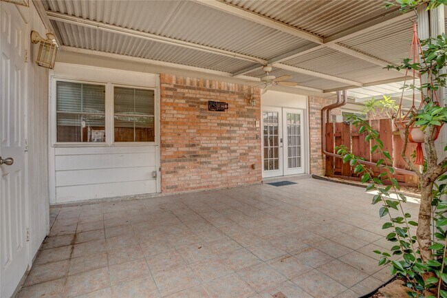 Building Photo - 2253 Triway Ln