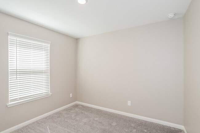 Building Photo - 26123 Hals Dr