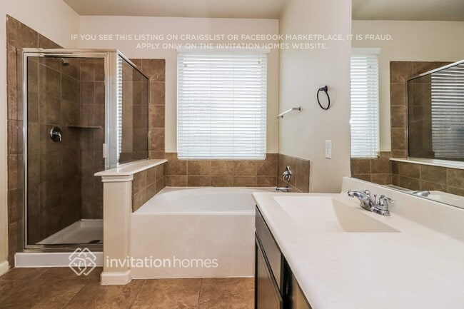 Building Photo - 3434 Tulip Trace Dr