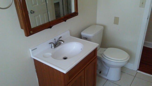 Building Photo - MASON,OHIO - 3 BED, 1  BATH, FAMILY ROOM  $1600  1st month rent free