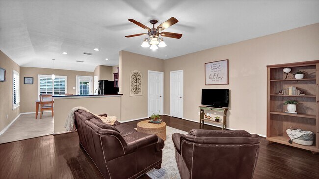 Building Photo - 2411 Colonial Springs Ln